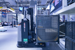 【CeMAT展綜述稿】邁步智能物流,超越行之所及丨海康機器人在CeMAT展上眾智齊聚,大放異彩!202310241005